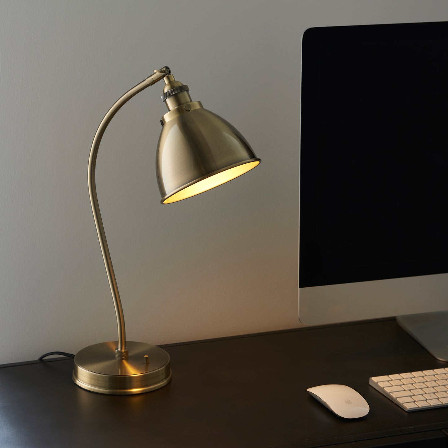Franklin Table Lamp Antique Brass – Brass