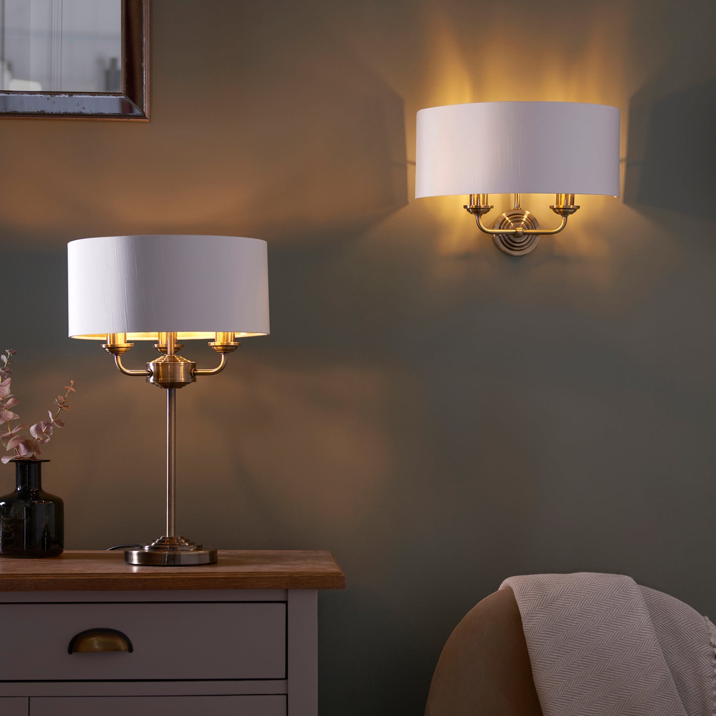 Highclere 3 Table Lamp Antique Brass – Brass