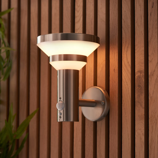 Halston Outdoor 1 Wall Light – Silver