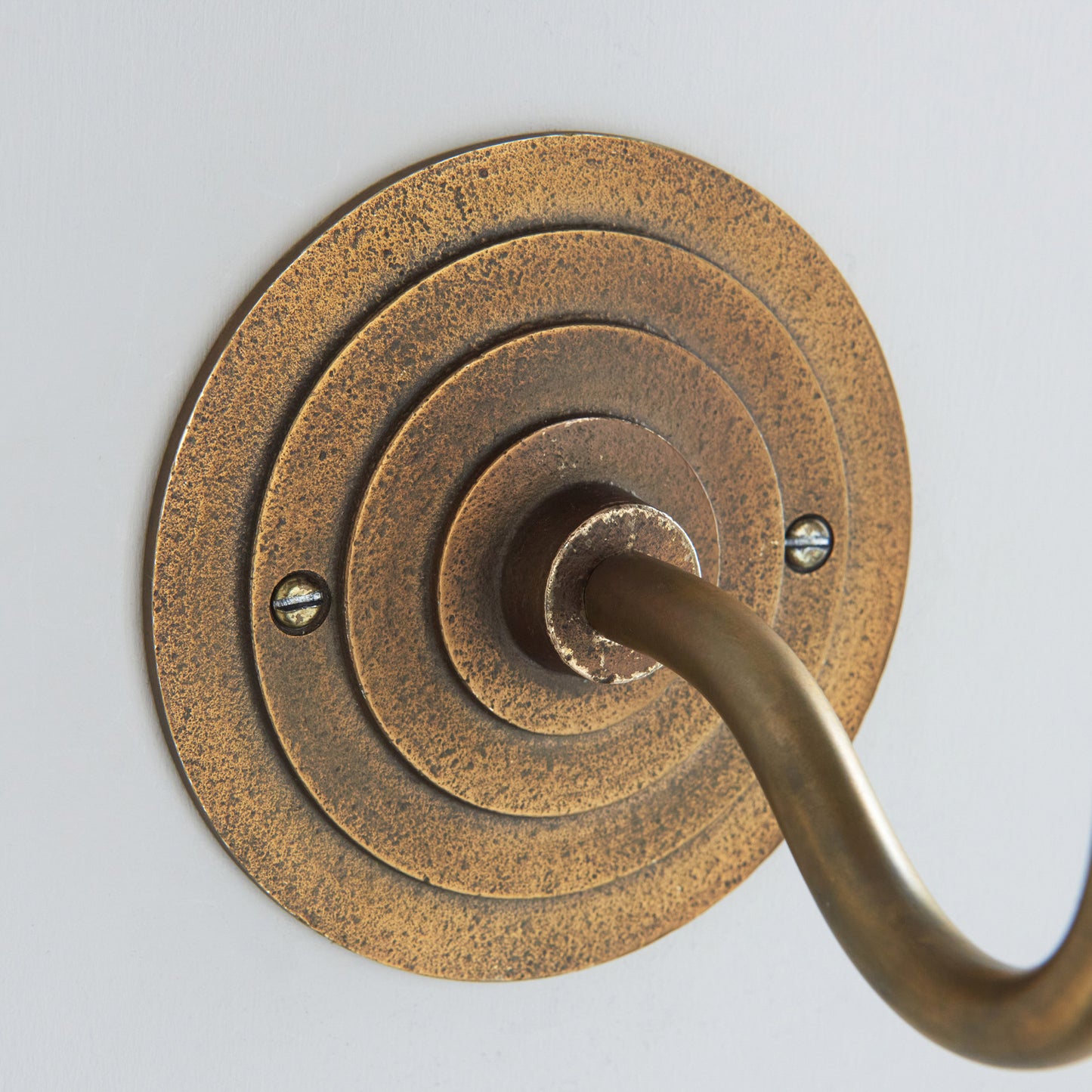 Halo Swan Wall Light Antique Brass – Brass