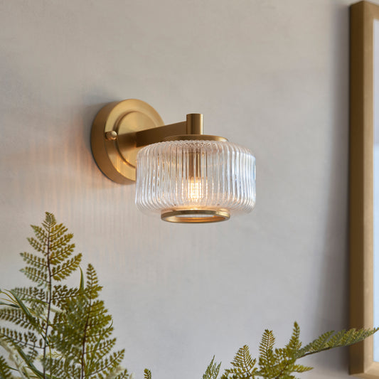 Stamford Wall Light Brushed Aged Brass – Brass