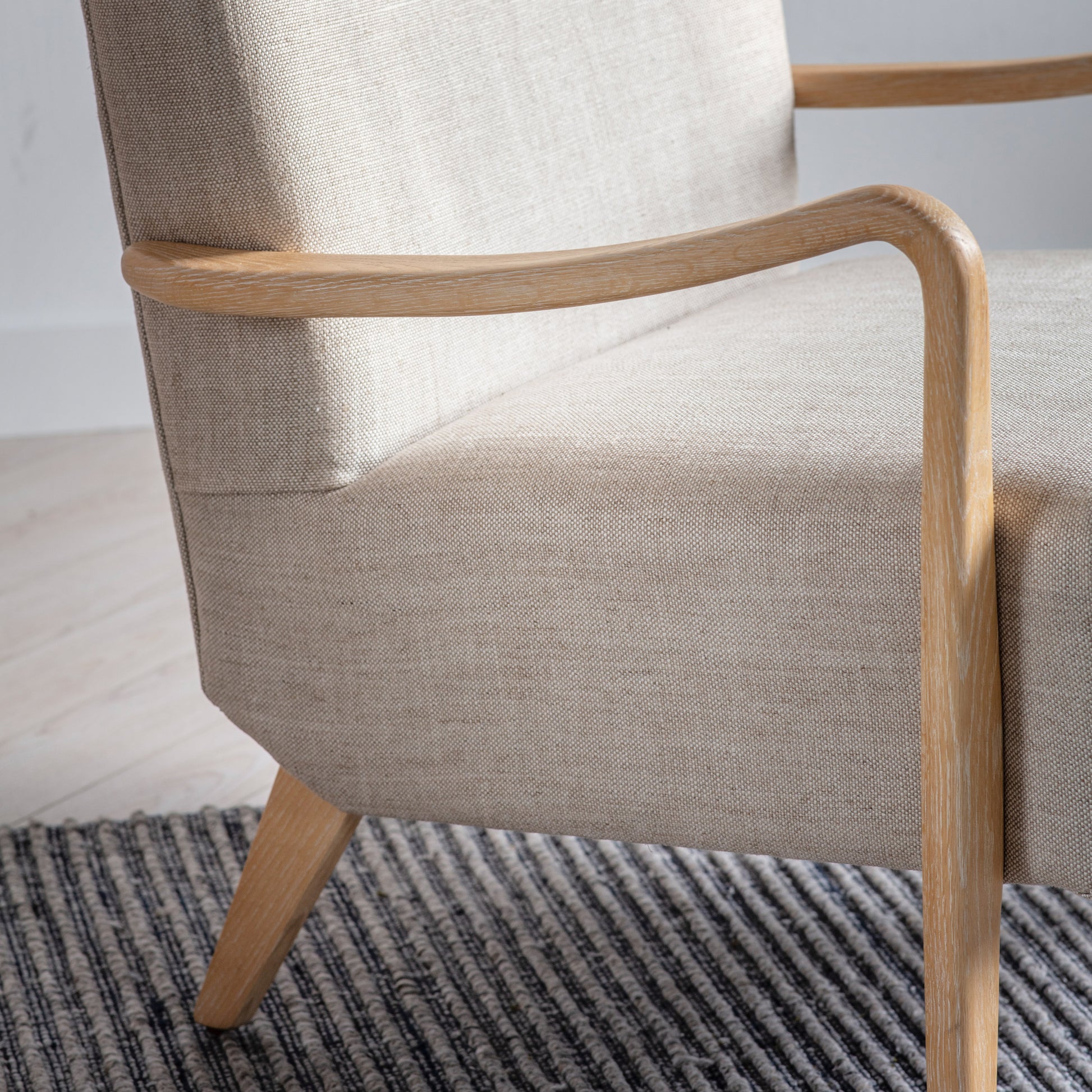Chedworth Armchair Natural Linen – Natural
