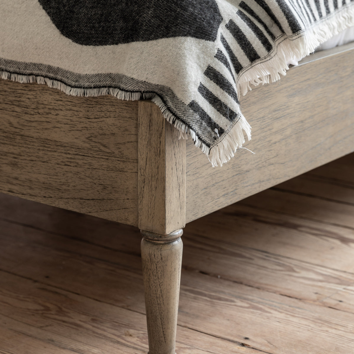 Rustique Bed 5′ King – Natural Mindy Ash – 202mm under-bed clearance (view 4)