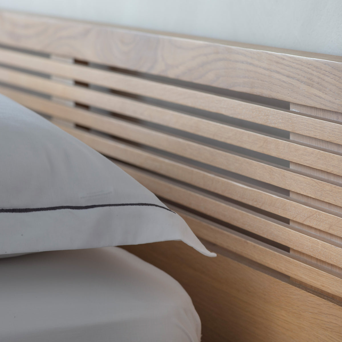 Okayama Bed 5′ King – Natural Oak – 130mm under-bed clearance (view 4)