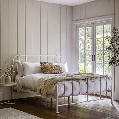 Loughton Bedstead Ivory 5′ King – White Mild Steel – 275mm under-bed clearance (view 2)