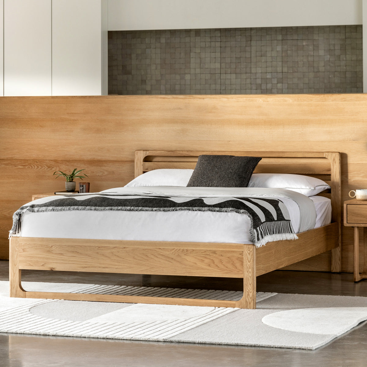 Craft Bed Natural 4′6″ Double – Natural Oak – 150mm under-bed clearance (view 2)