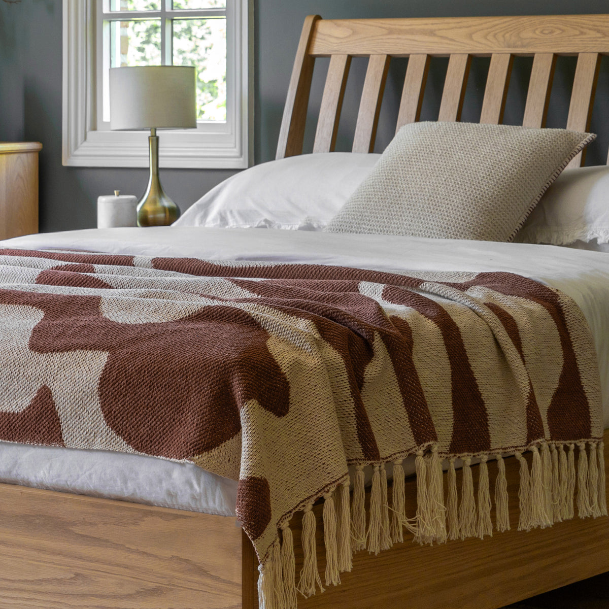 Malvern Bed 4′6″ Double – Light Wood Oak Veneer – 80mm under-bed clearance (view 4)