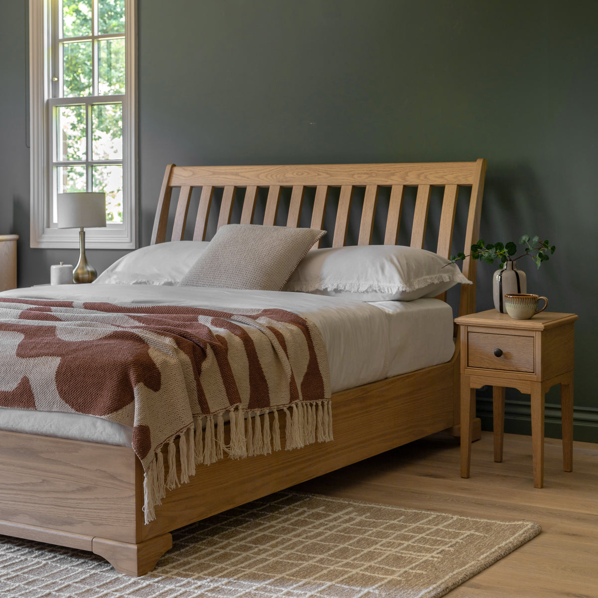 Malvern Bed 5′ King – Light Wood Oak Veneer – 80mm under-bed clearance (view 2)