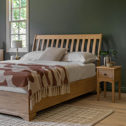 Malvern Bed 5′ King – Light Wood Oak Veneer – 80mm under-bed clearance (view 2)