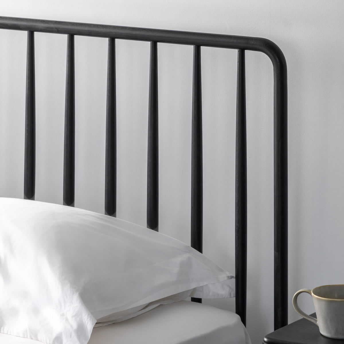 Wycombe Spindle Bed Black 5′ King – Black Oak – 180mm under-bed clearance (view 3)