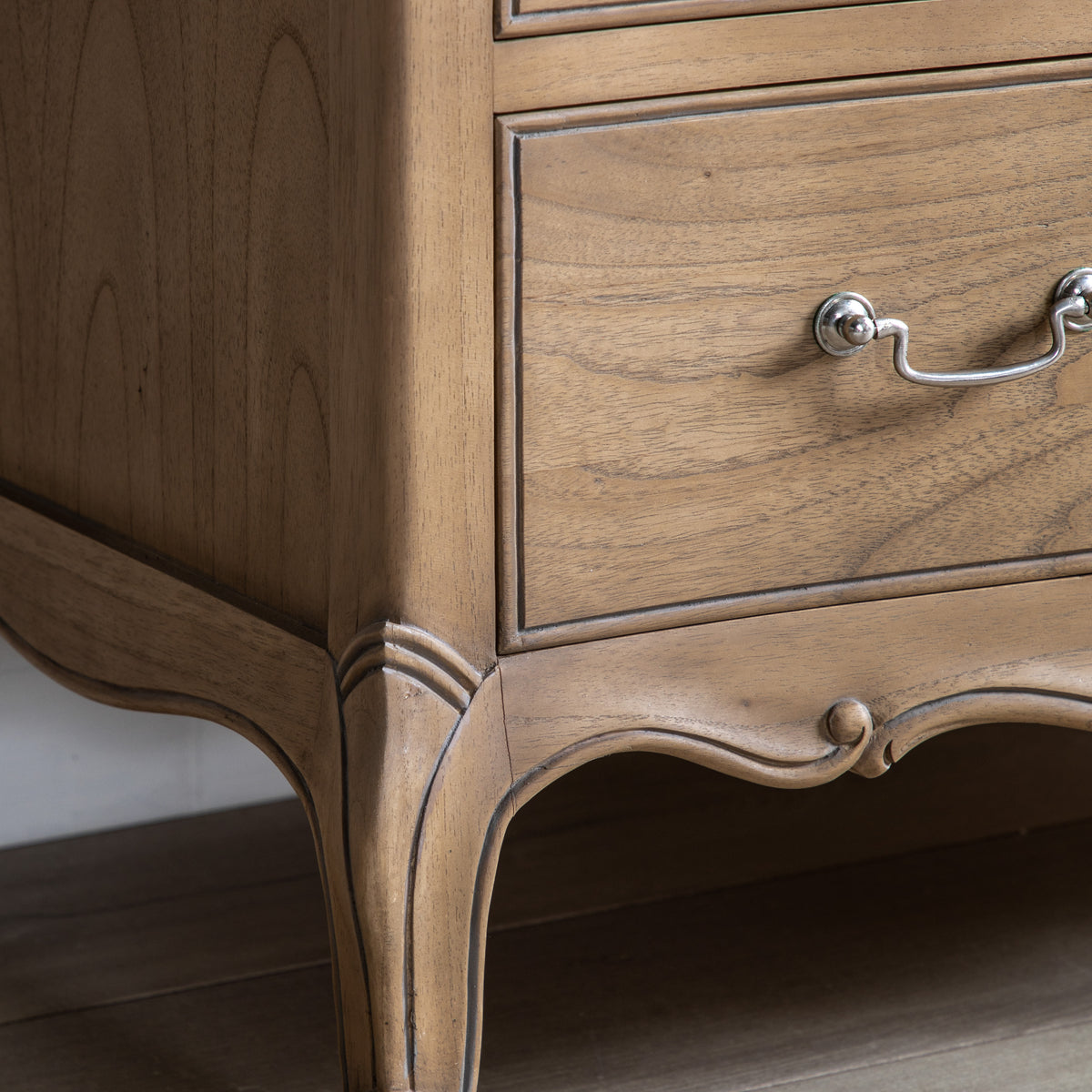 Chic 5 Drawer Chest Weathered – Light Wood Mindy Ash – 5 Drawers (view 3)