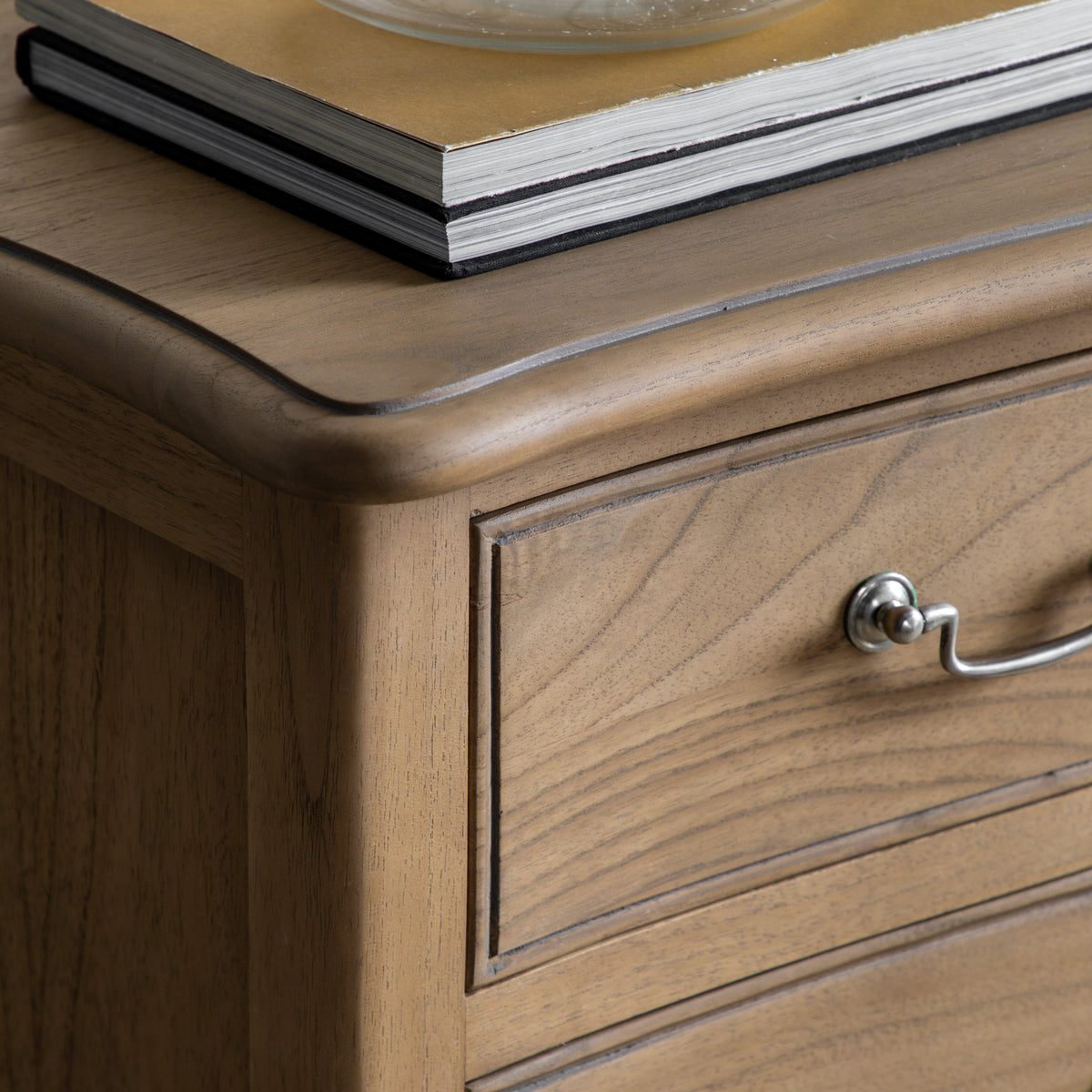 Chic 5 Drawer Chest Weathered – Light Wood Mindy Ash – 5 Drawers (view 4)