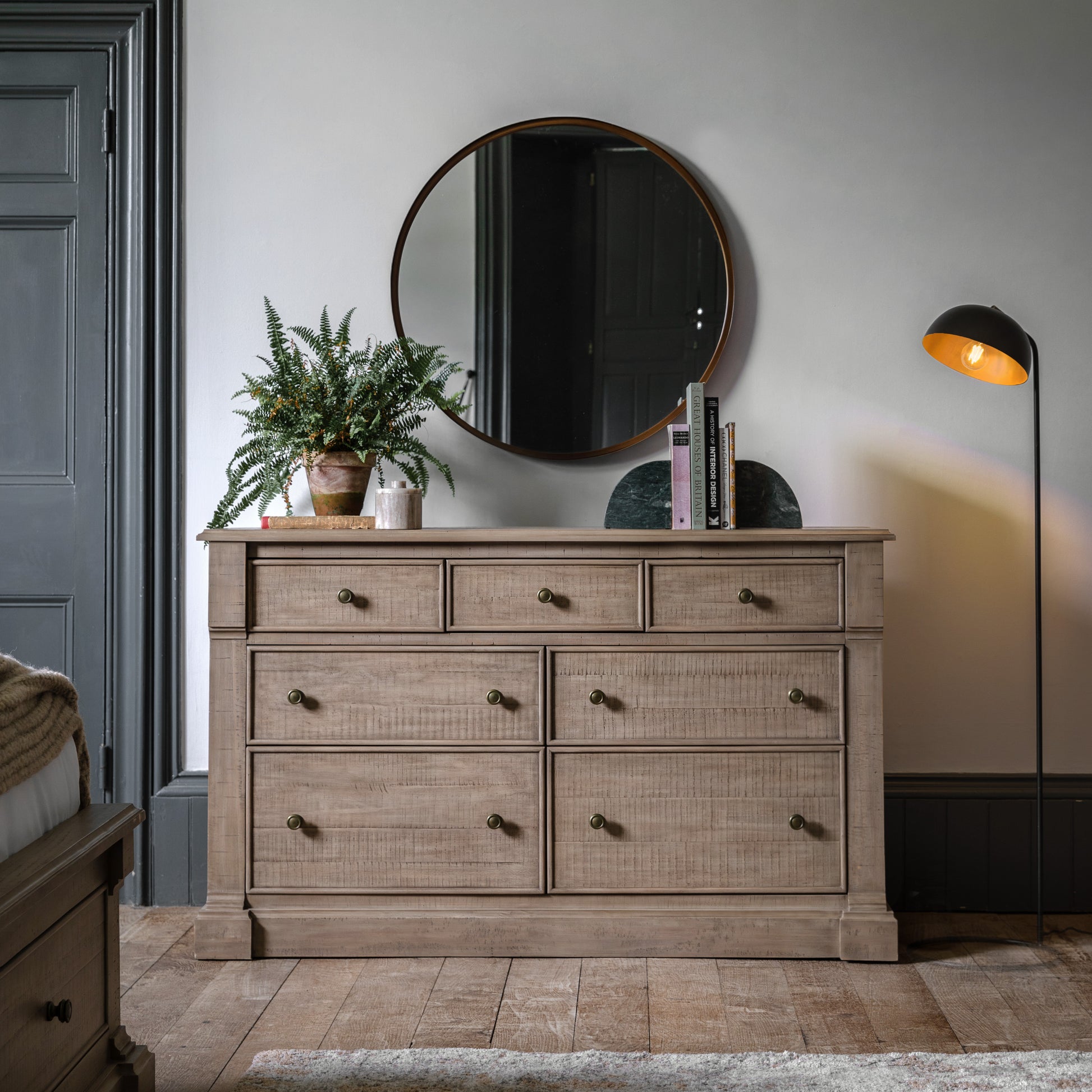 Vancouver Chest - 7 Drawer