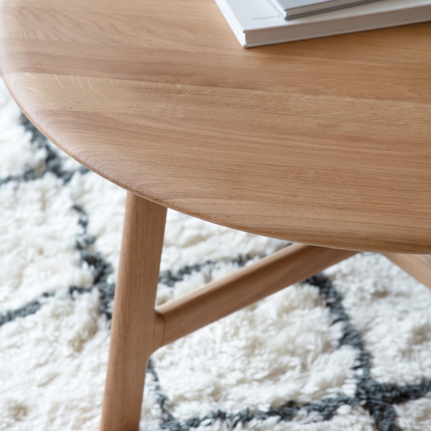 Madrid Round Coffee Table – Light Wood