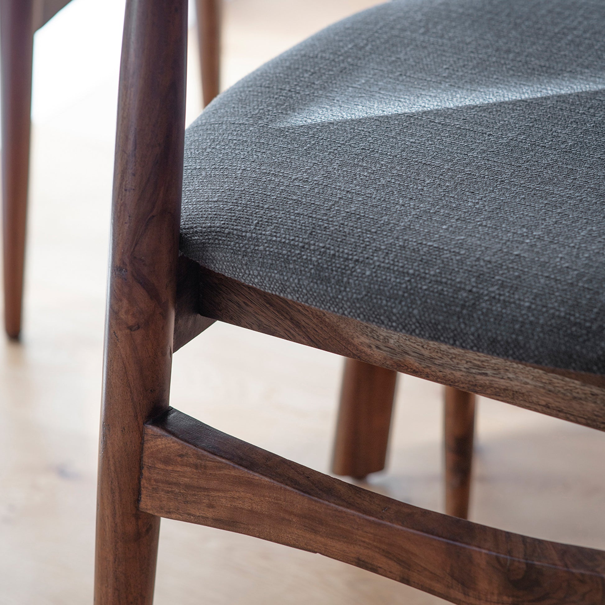Barcelona Chair – Dark Wood