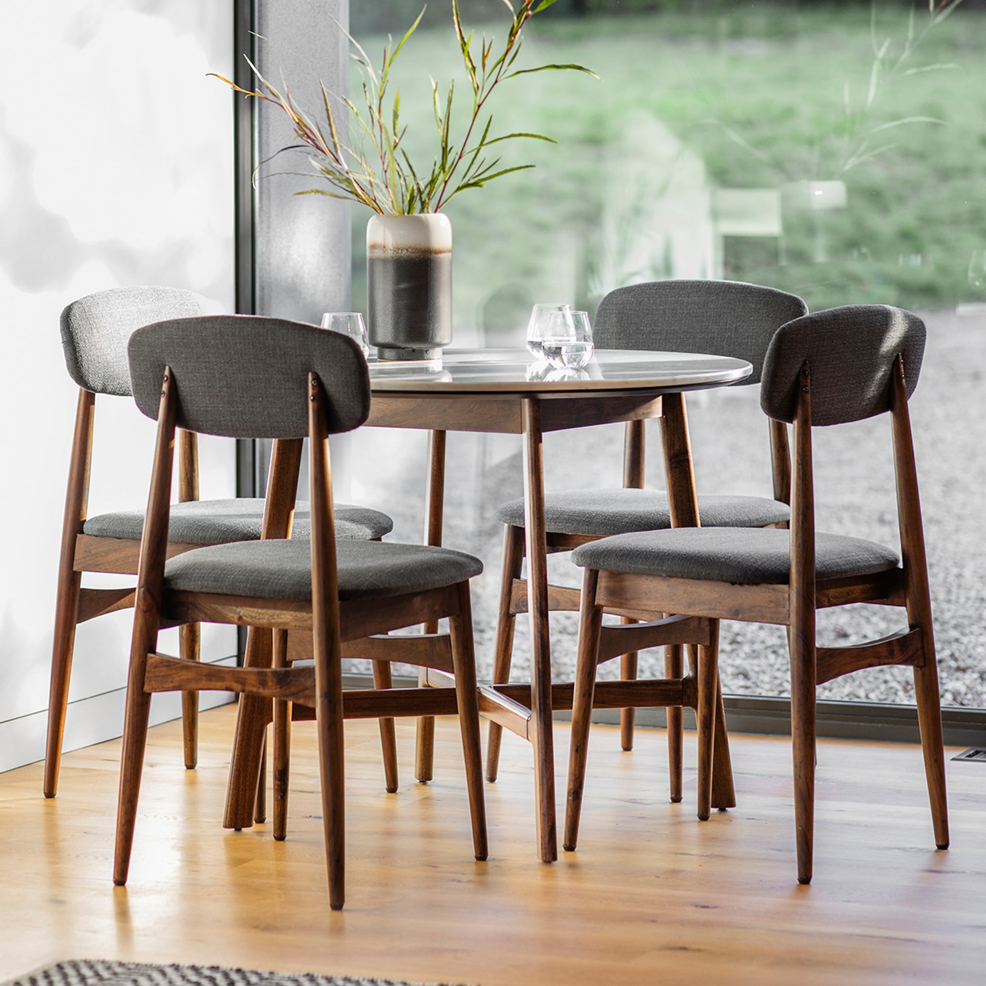Barcelona Dining Table Round – Dark Wood
