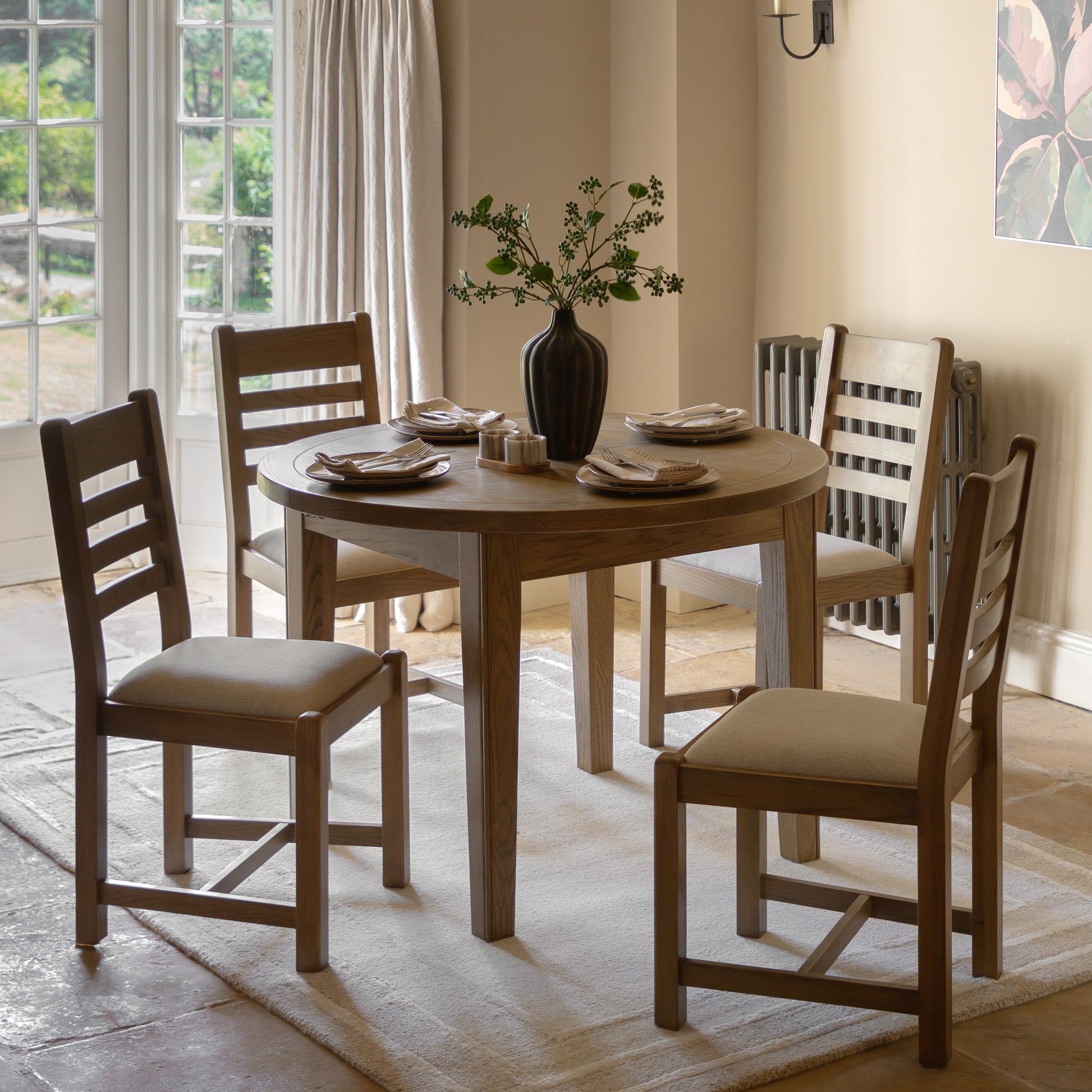 Hardwick Rnd Ext Dinig Table – Light Wood