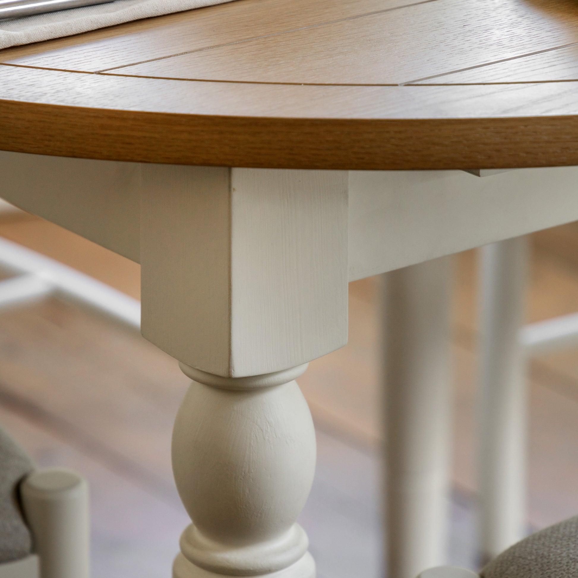 Eton Round Ext Dning Table White – White