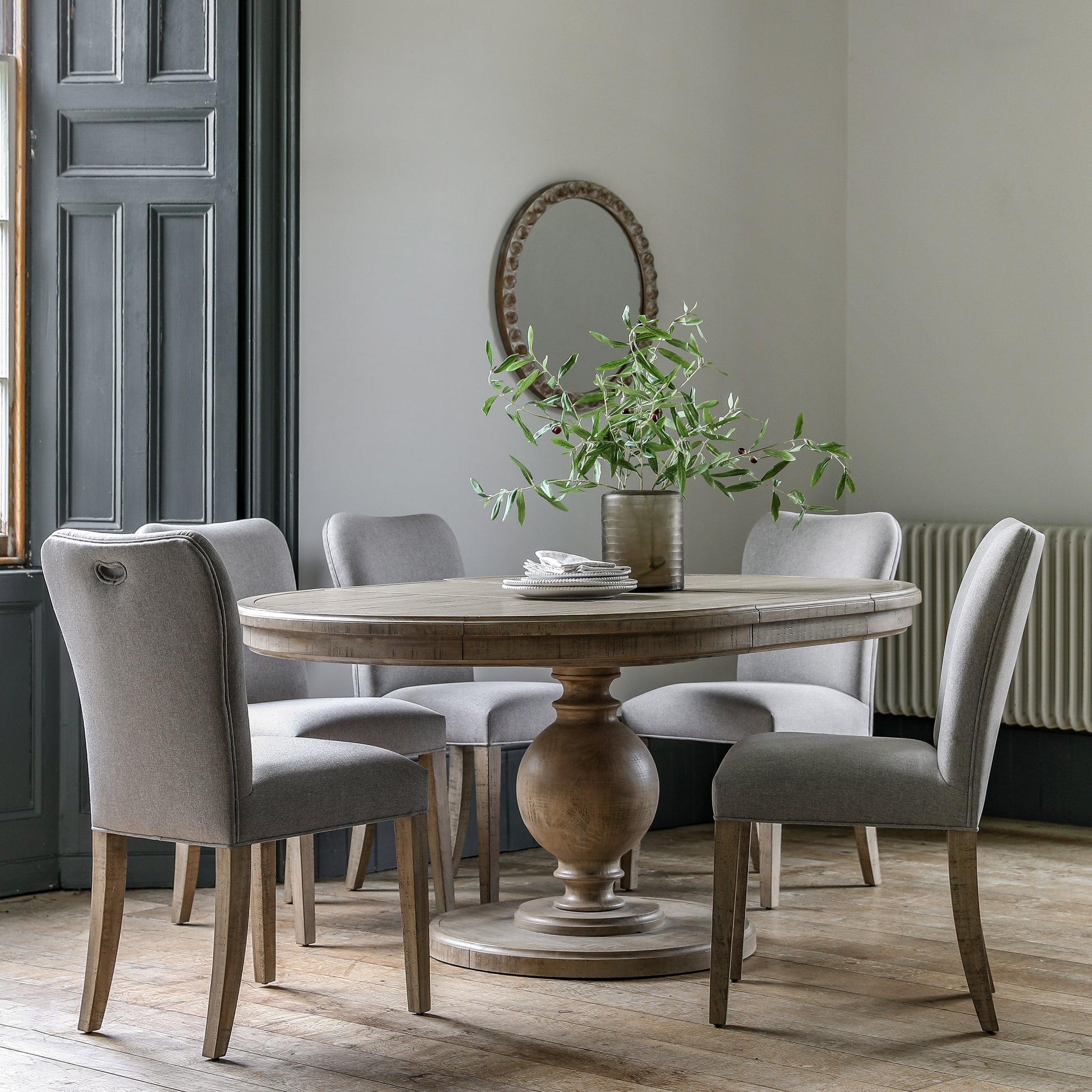 Vancouver Rnd Ext Dining Tble