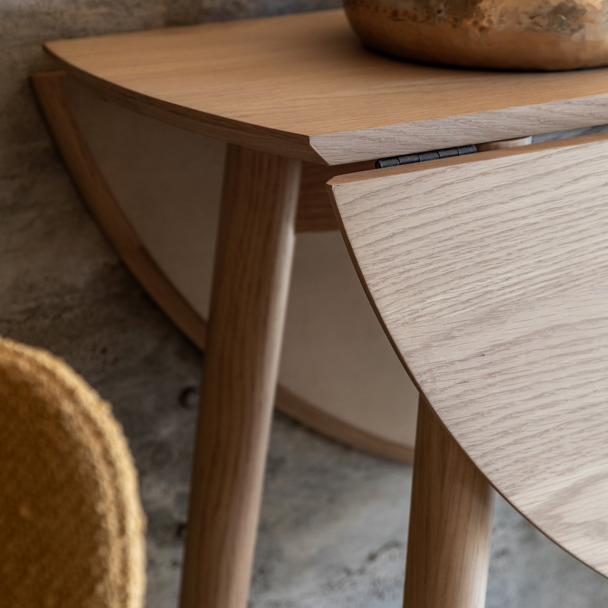 Hatfield Flding Dning Table