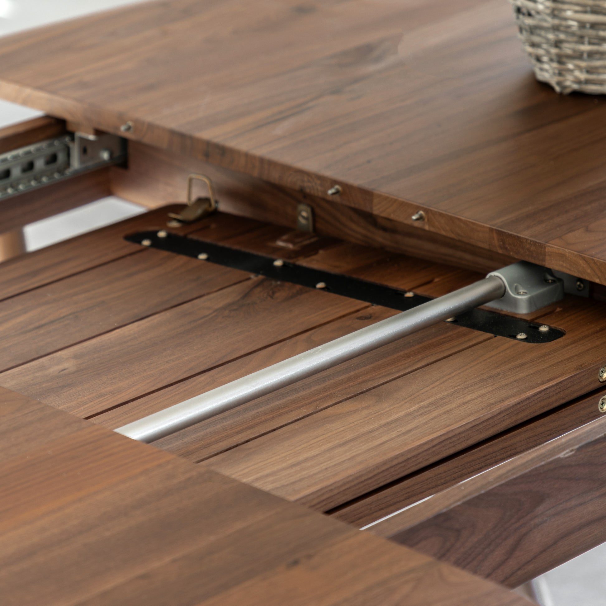 Madrid Ext Dining Table Walnut