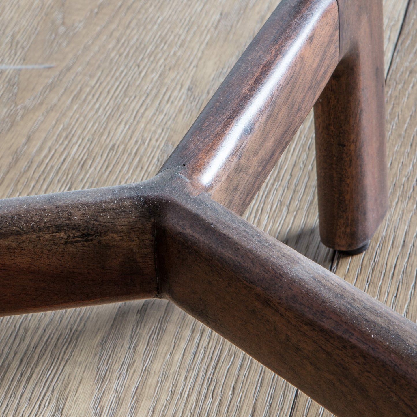 Barcelona Side Table – Dark Wood