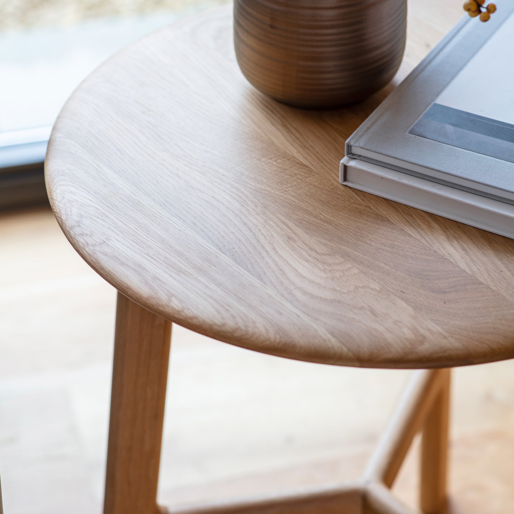 Madrid Round Side Table – Light Wood
