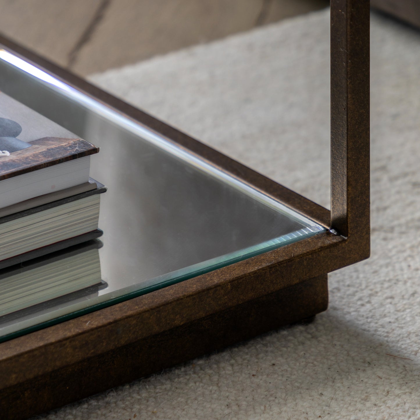 Avento Side Table – Gold