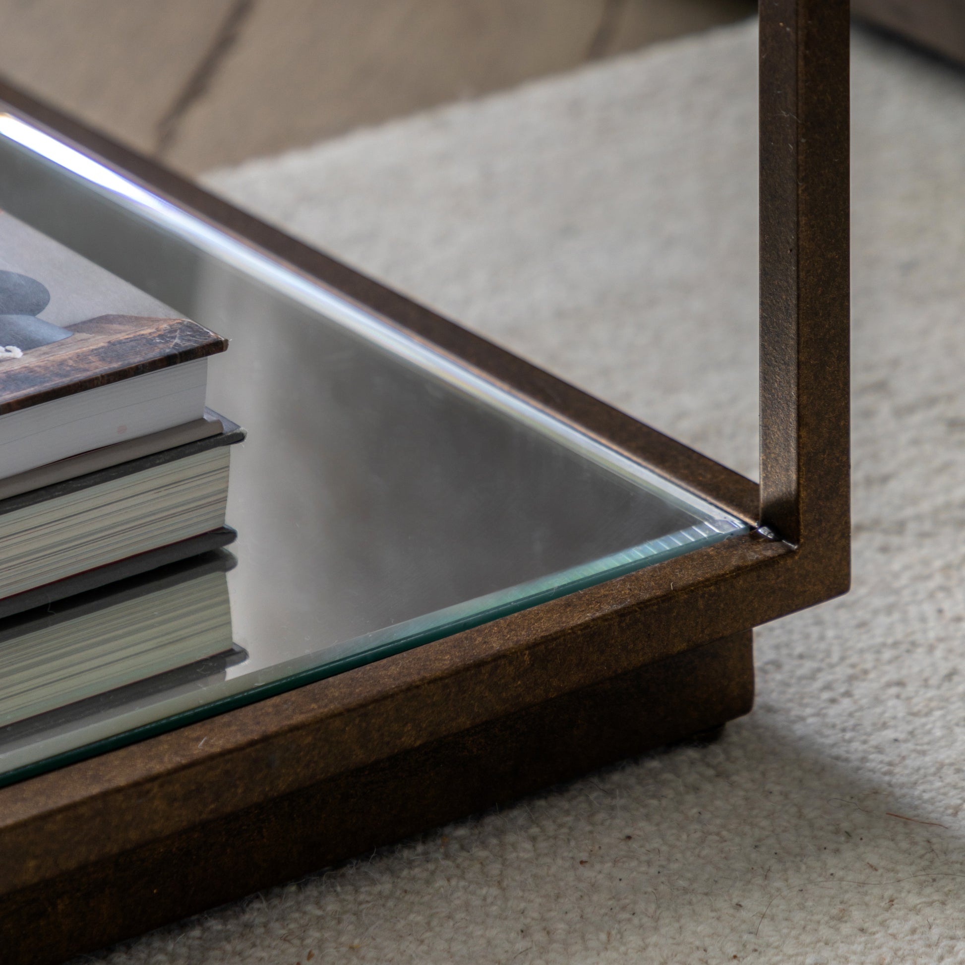 Avento Side Table – Gold