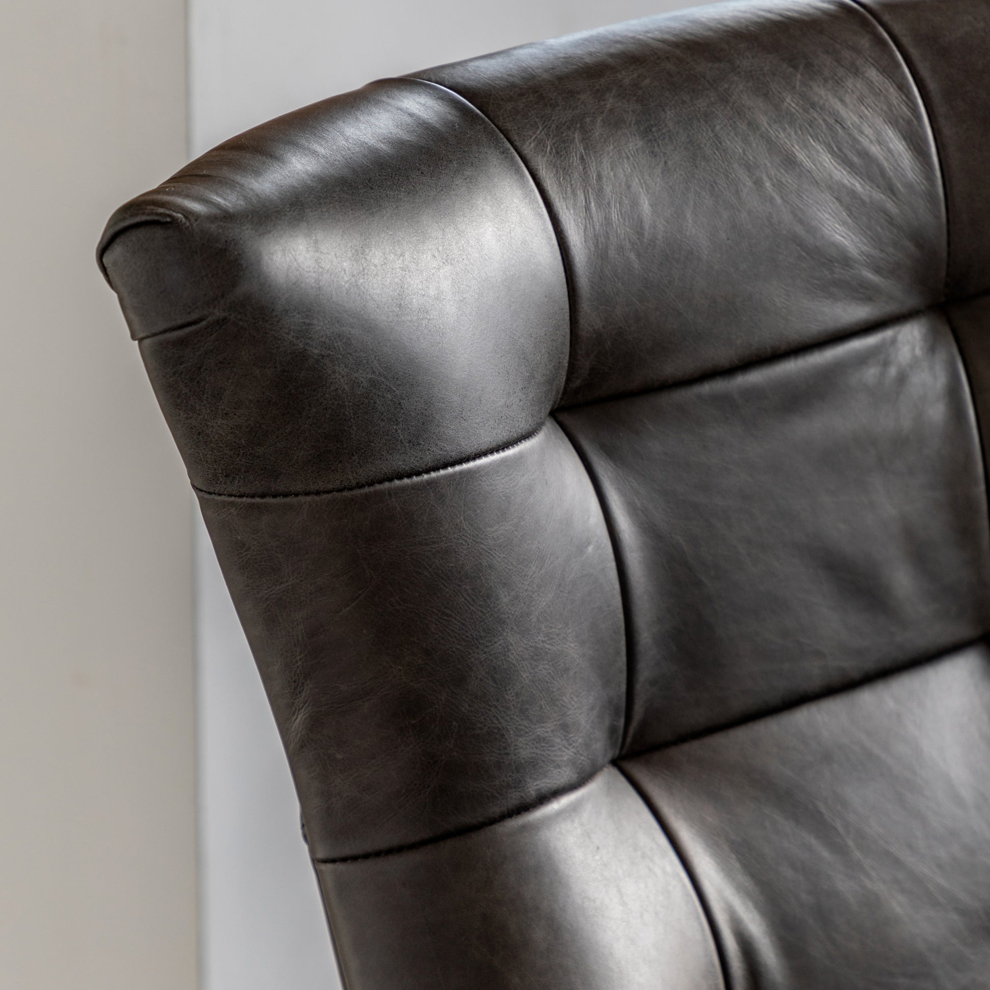 Bristol Swivel Chair Antique Ebony 700x810x950mm – Black