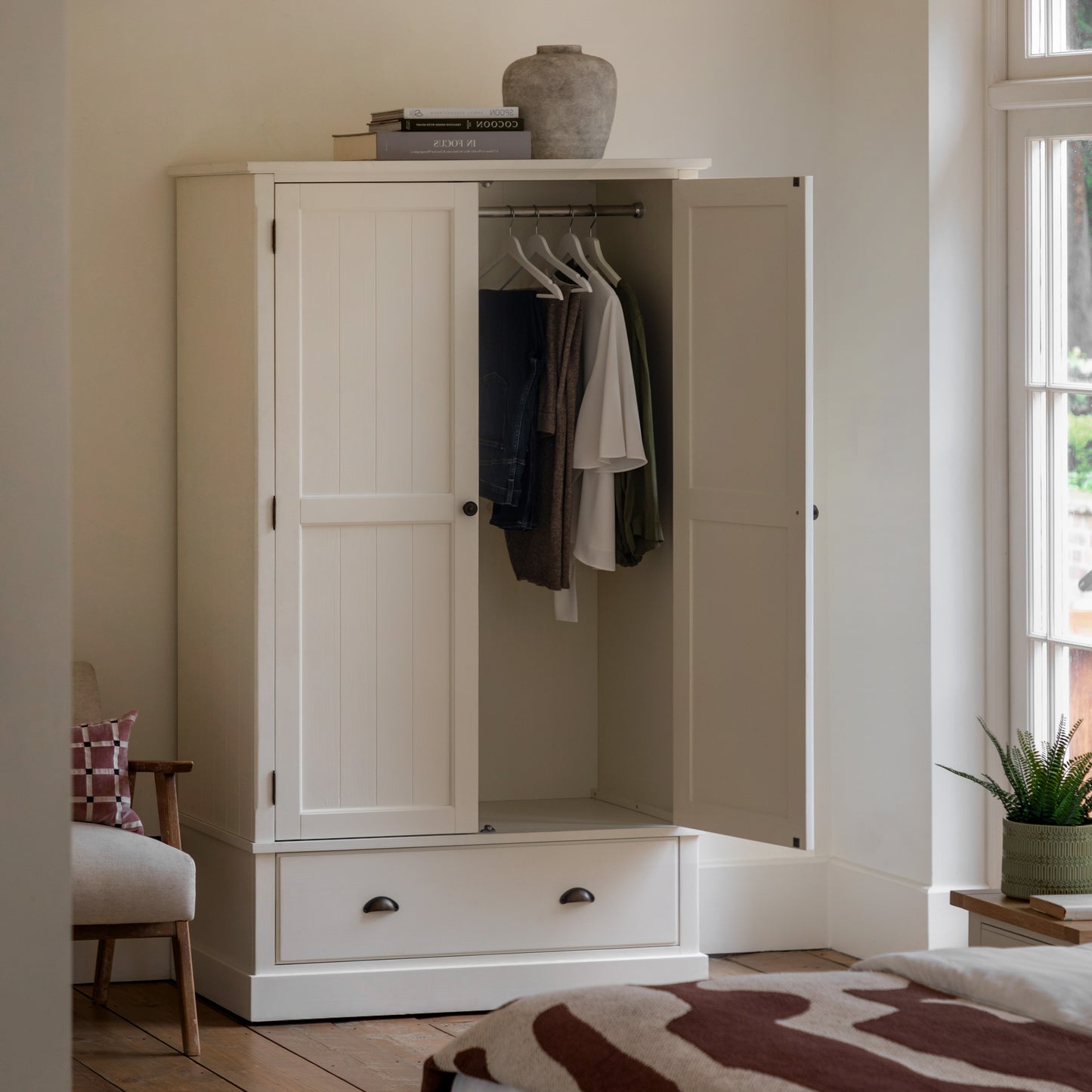 Eton Wardrobe White – White