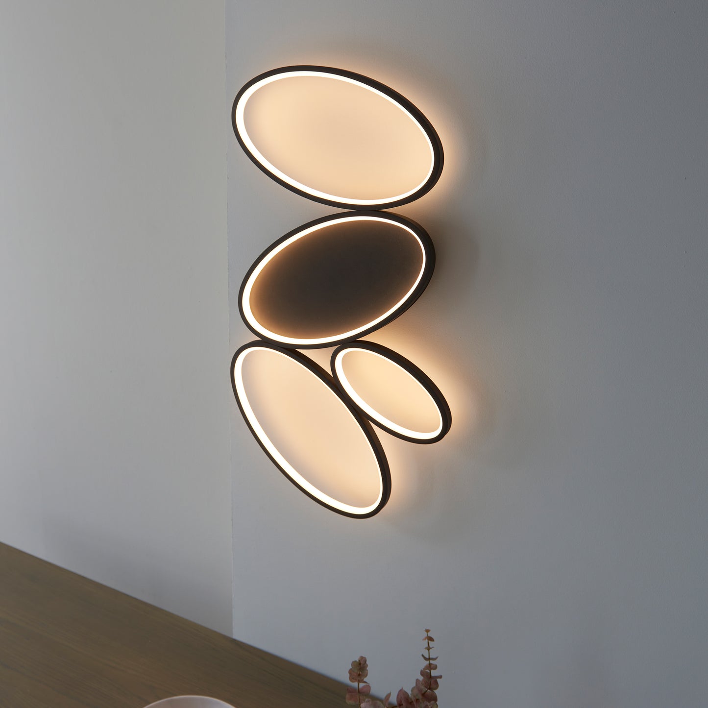 Ovals 4 Ceiling Light – Black