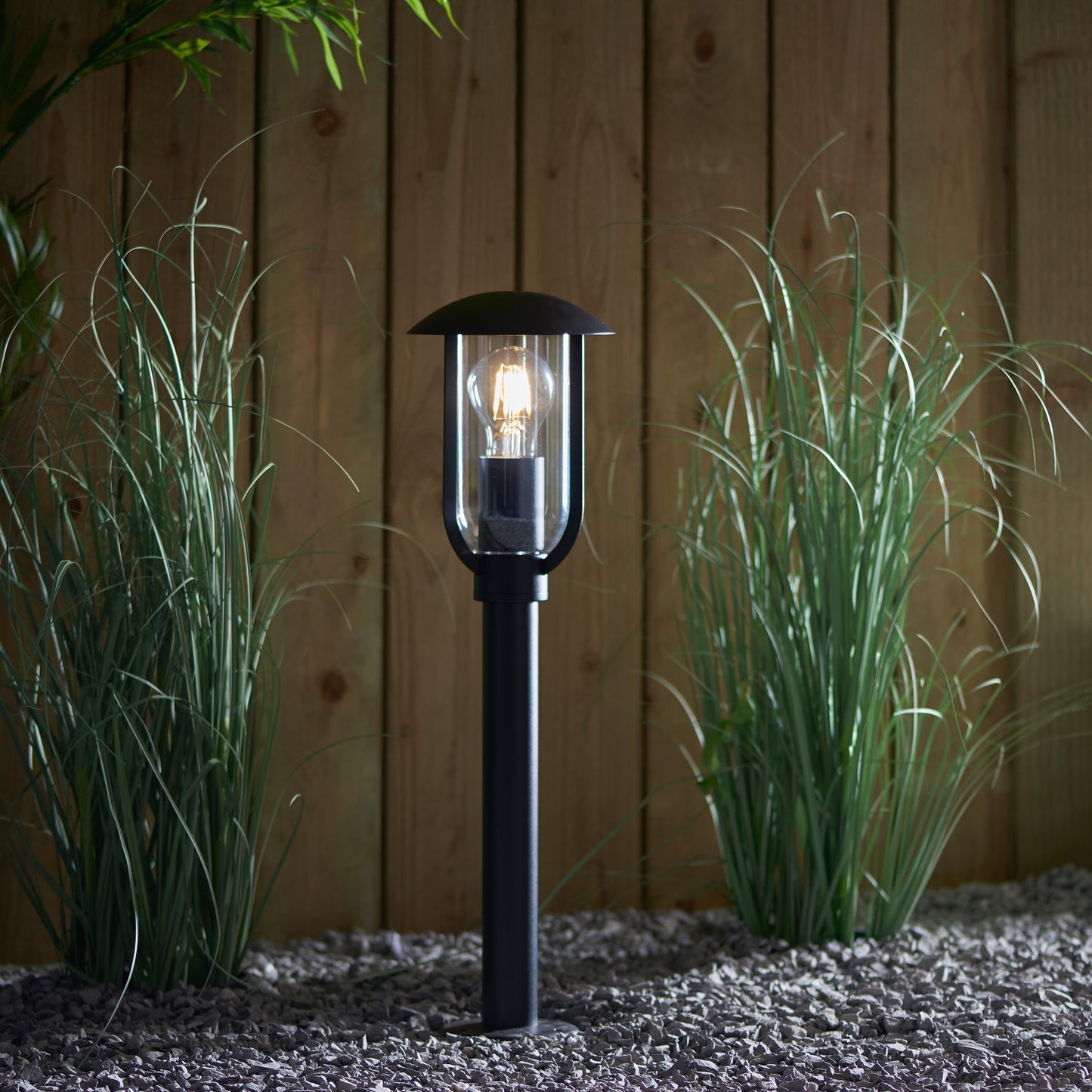 Quinn Outdoor 1 Floor Light – Black