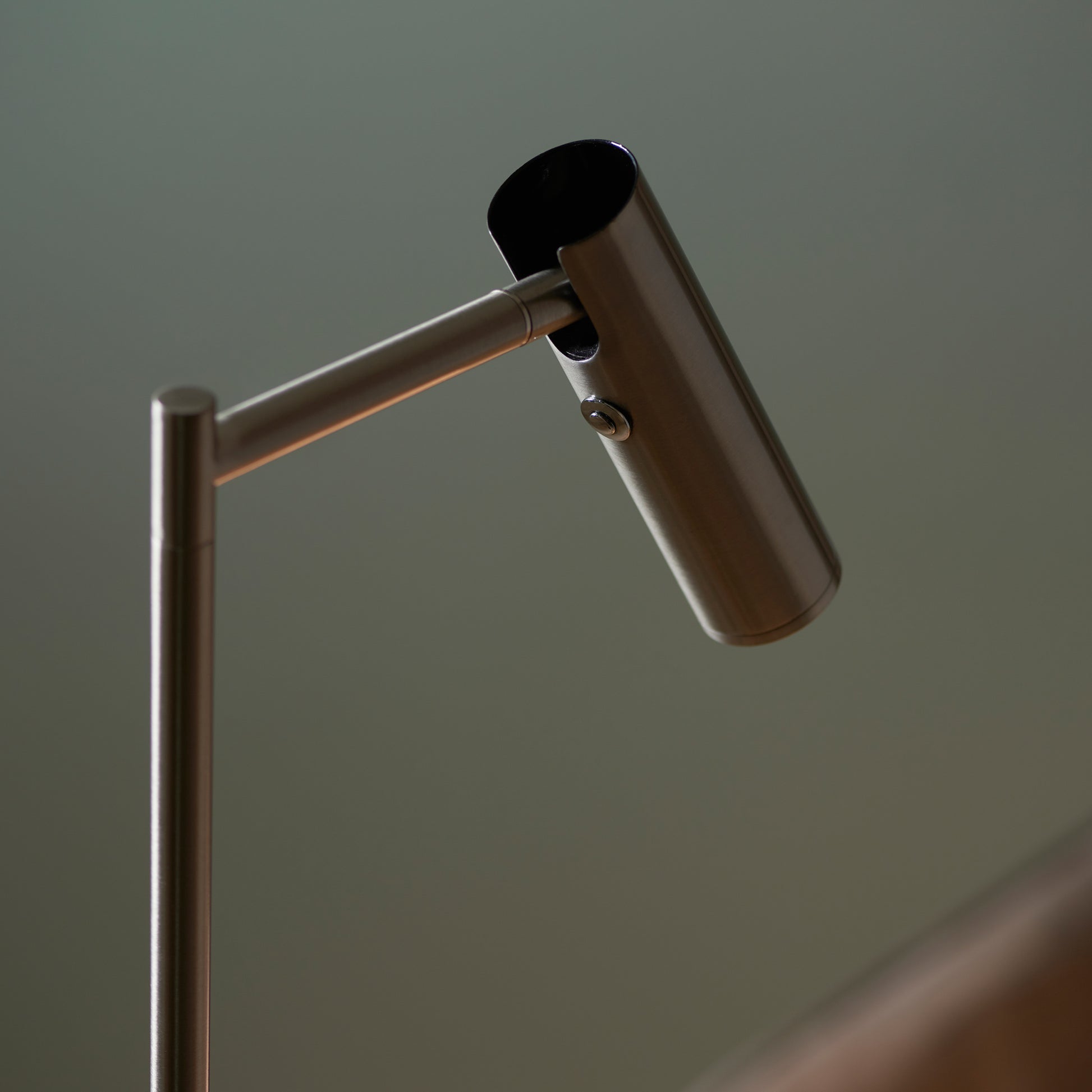 Dedicated Reader 1 Floor Lamp Satin Nickel – Nickel