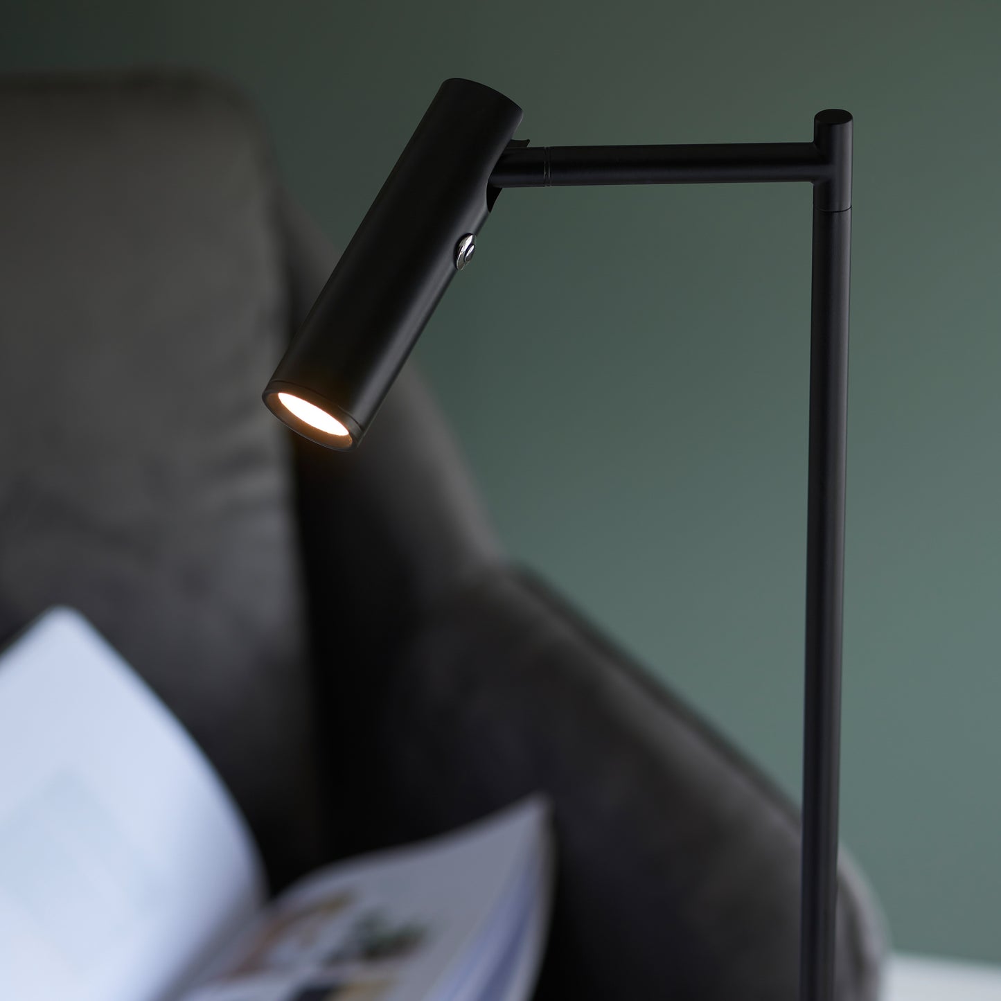 Dedicated Reader 1 Floor Lamp Matt Black – Black