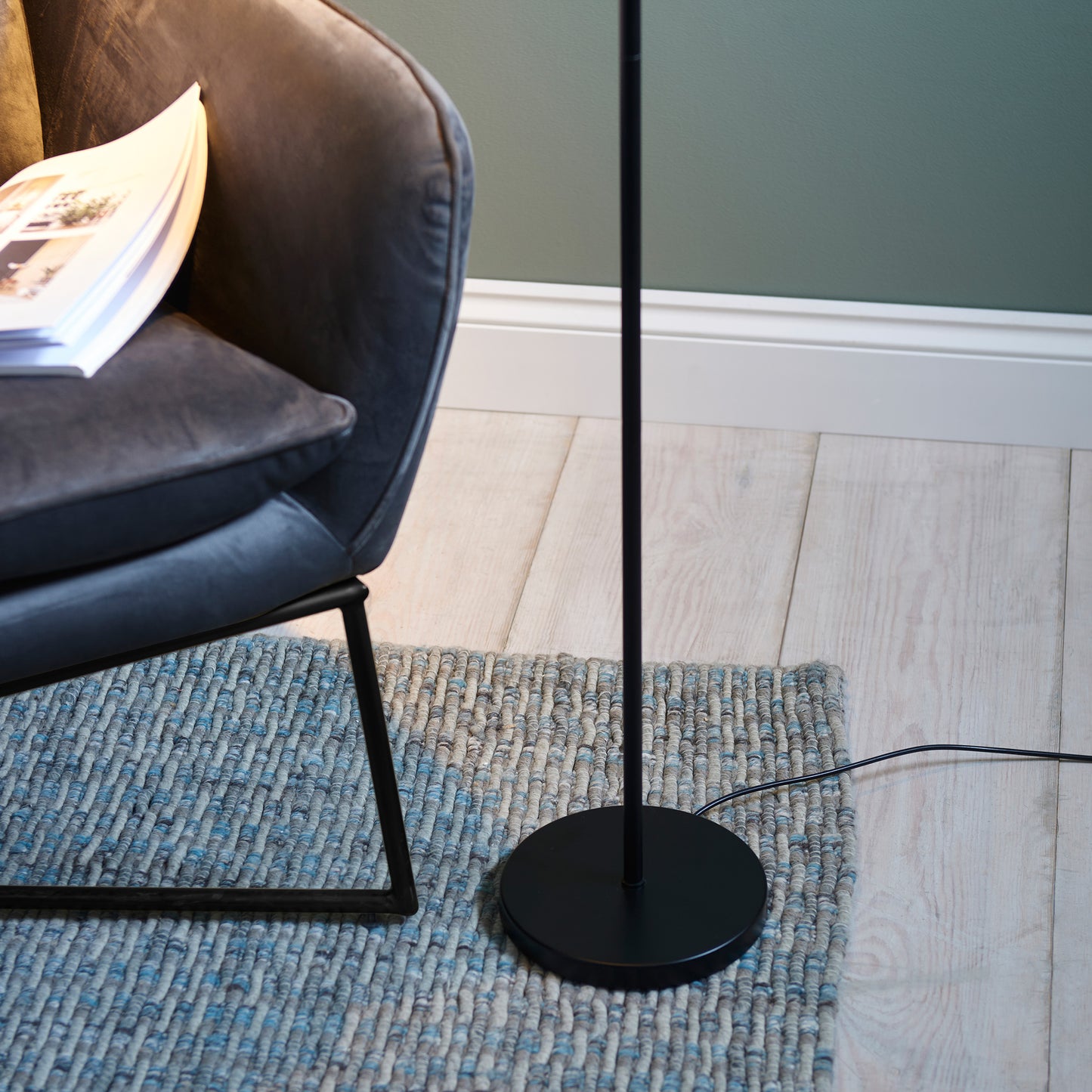 Dedicated Reader 1 Floor Lamp Matt Black – Black