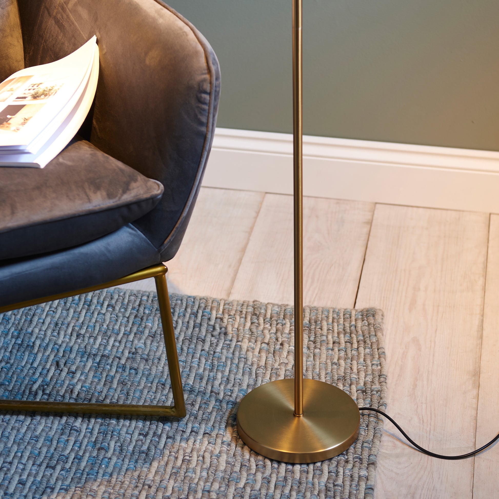Dedicated Reader 1 Floor Lamp Satin Warm Brass – Brass