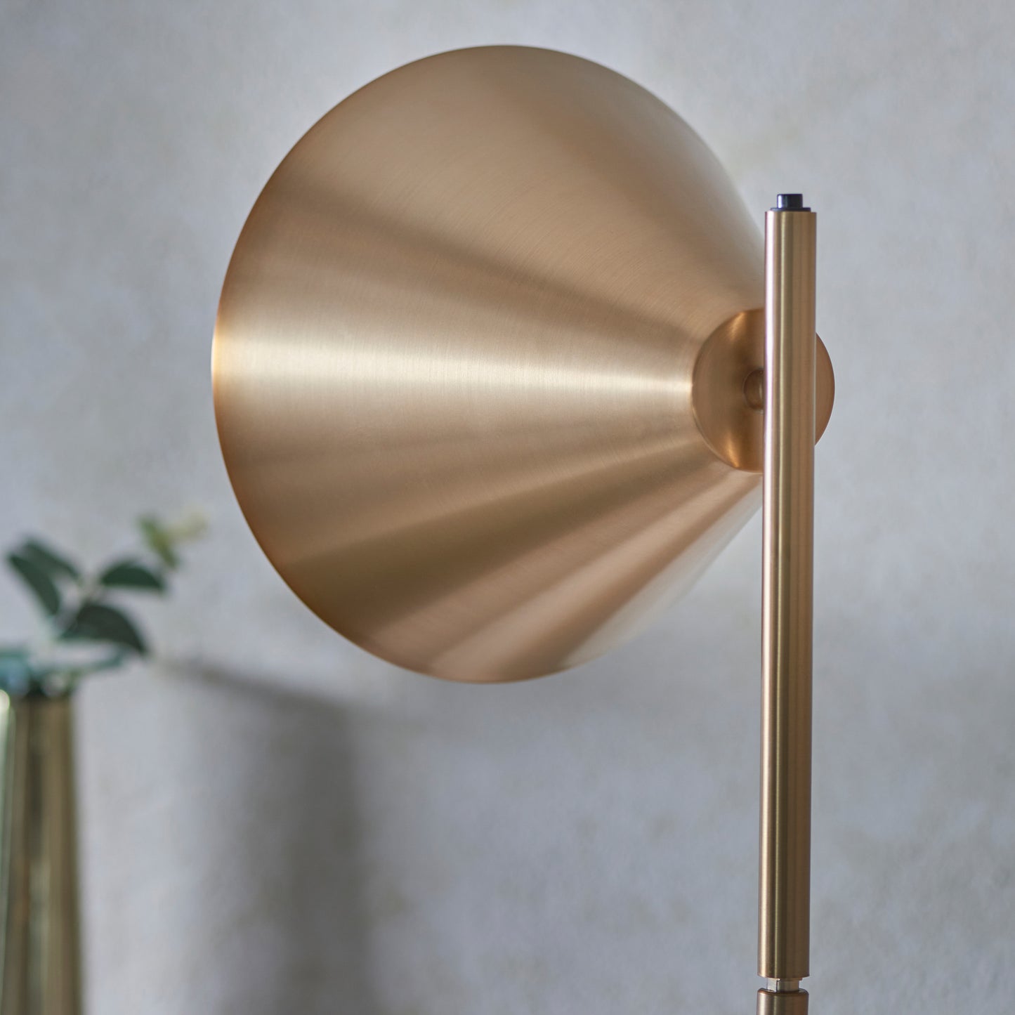 Cape Floor Light Antique Brass – Brass