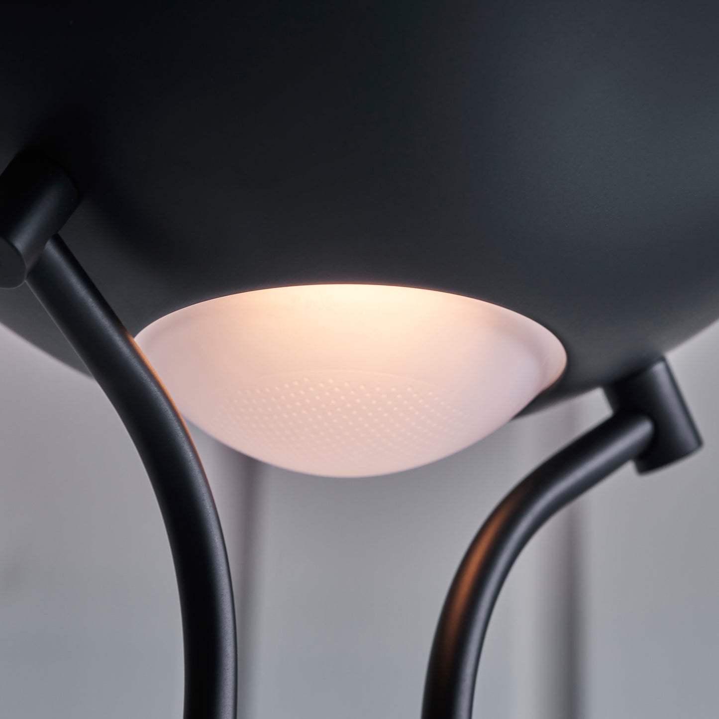Rome Floor Light Black – Black