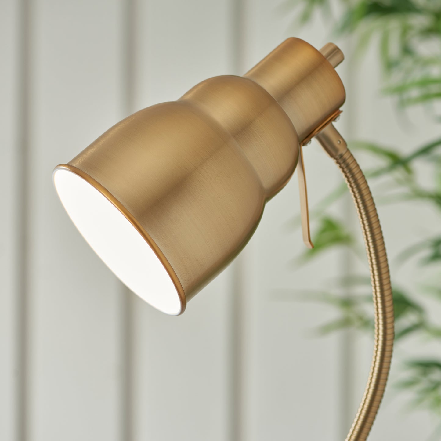 Classic Flexi Floor Lamp Brushed Aged Brass – Brass