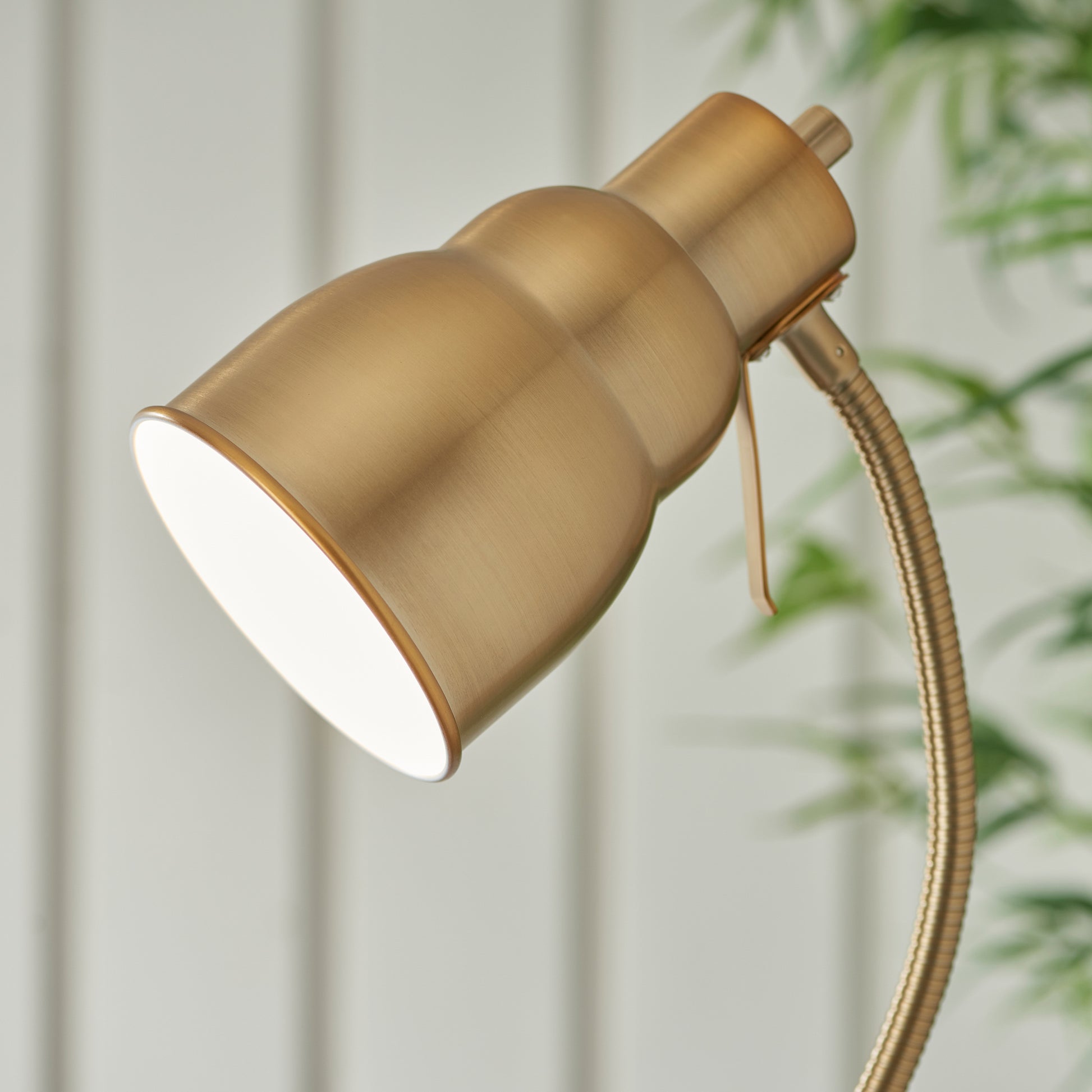 Classic Flexi Floor Lamp Brushed Aged Brass – Brass