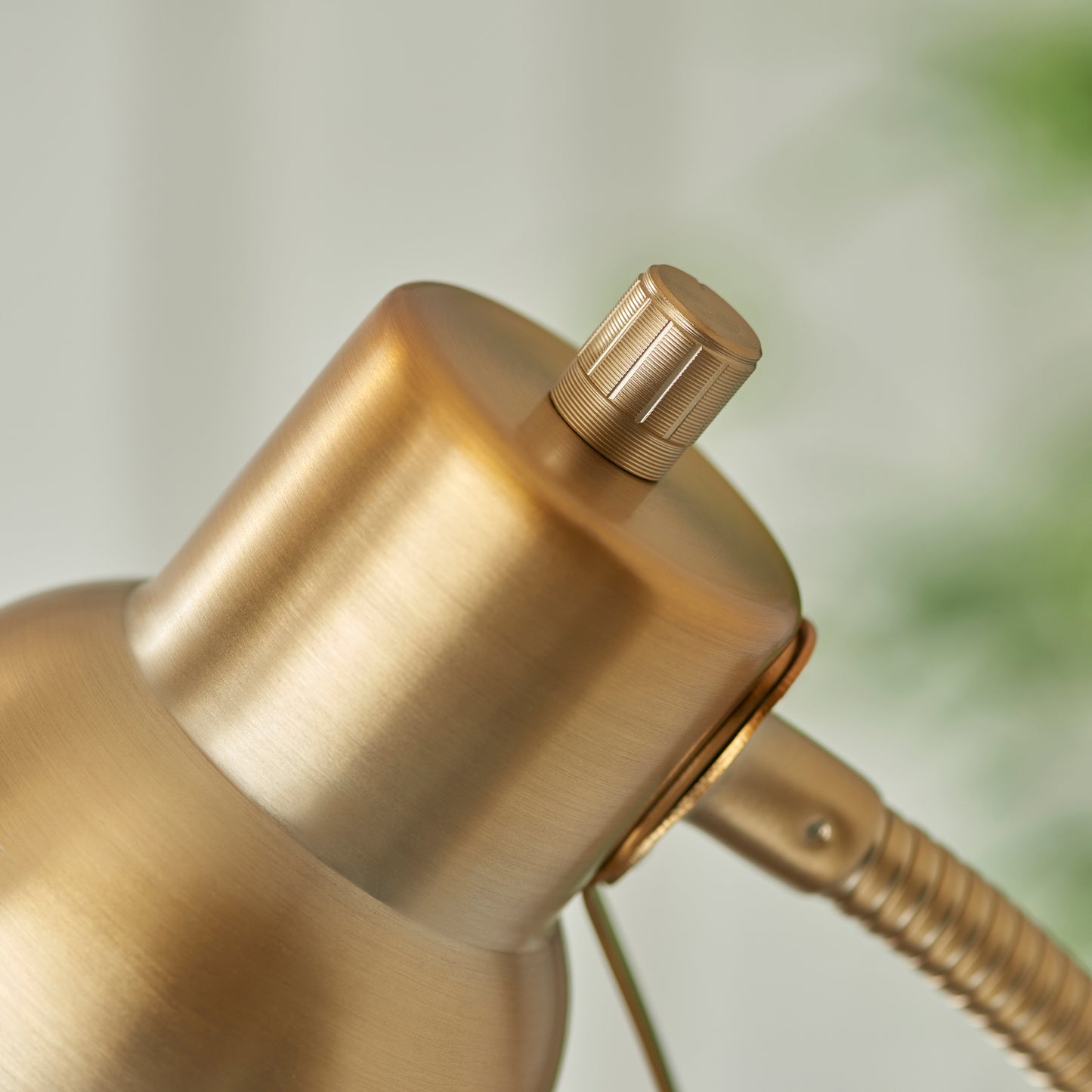 Classic Flexi Floor Lamp Brushed Aged Brass – Brass