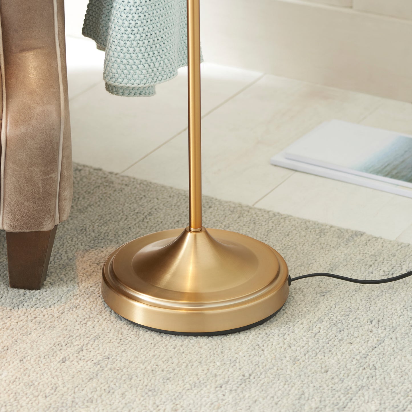 Classic Flexi Floor Lamp Brushed Aged Brass – Brass