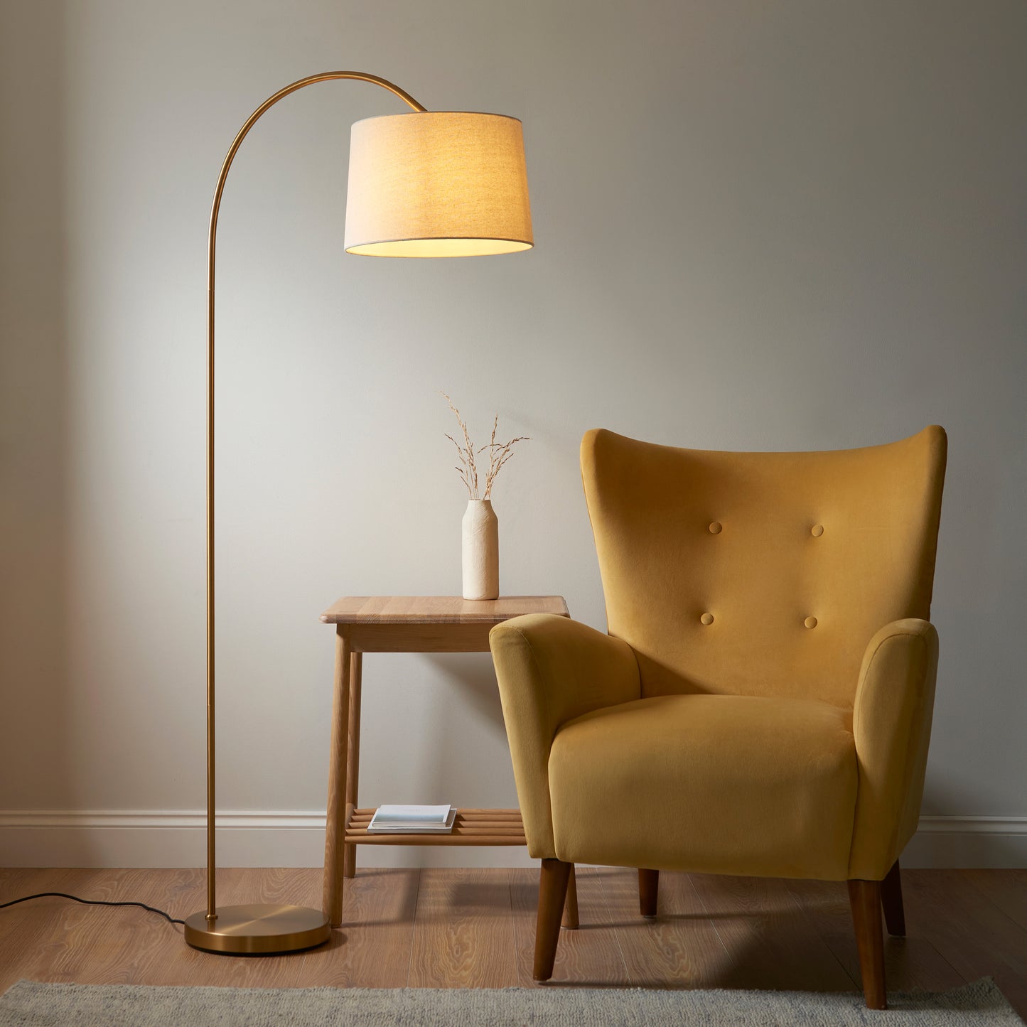 Carlson Floor Lamp Warm Brass – Natural