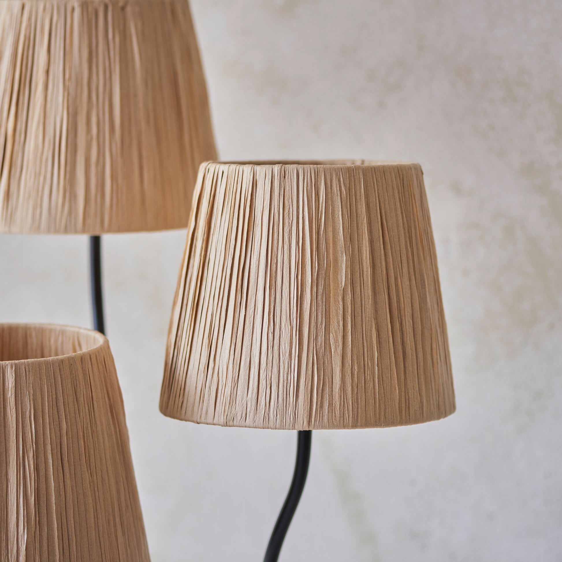 Wriggle 3 Floor Lamp Matt Black – Natural