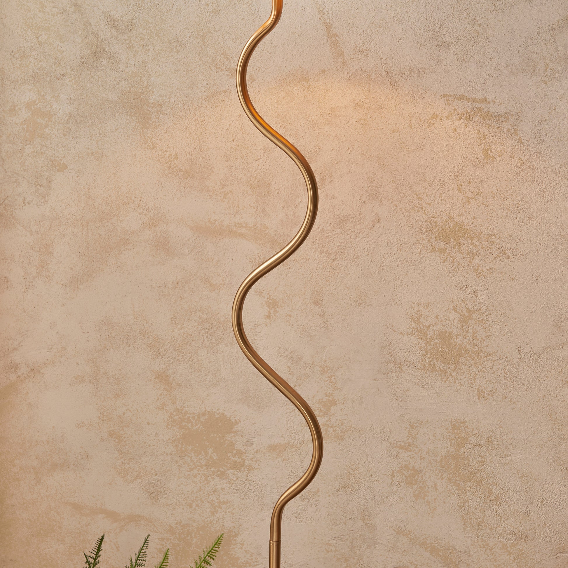 Wriggle 1 Floor Lamp Brushed Aged Brass – Brass