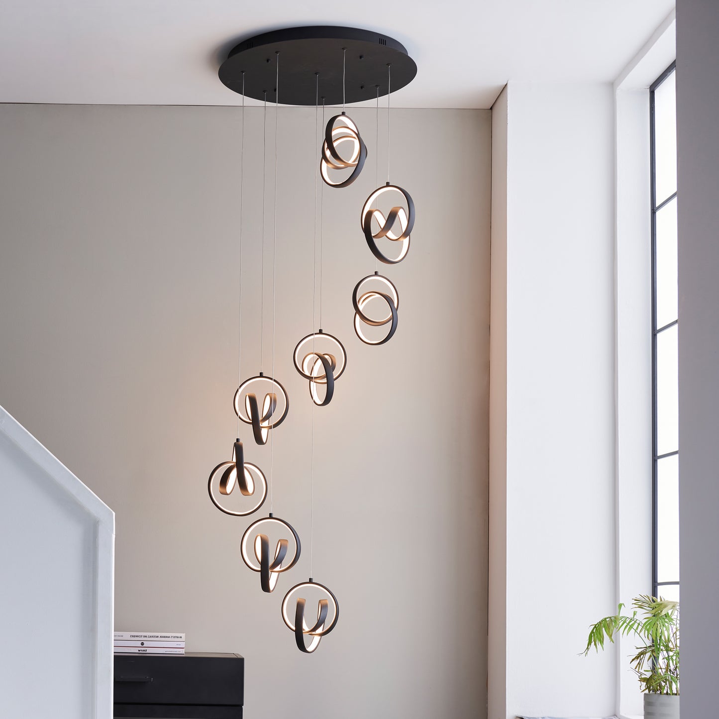 Cosma 8 Pendant Light – Black