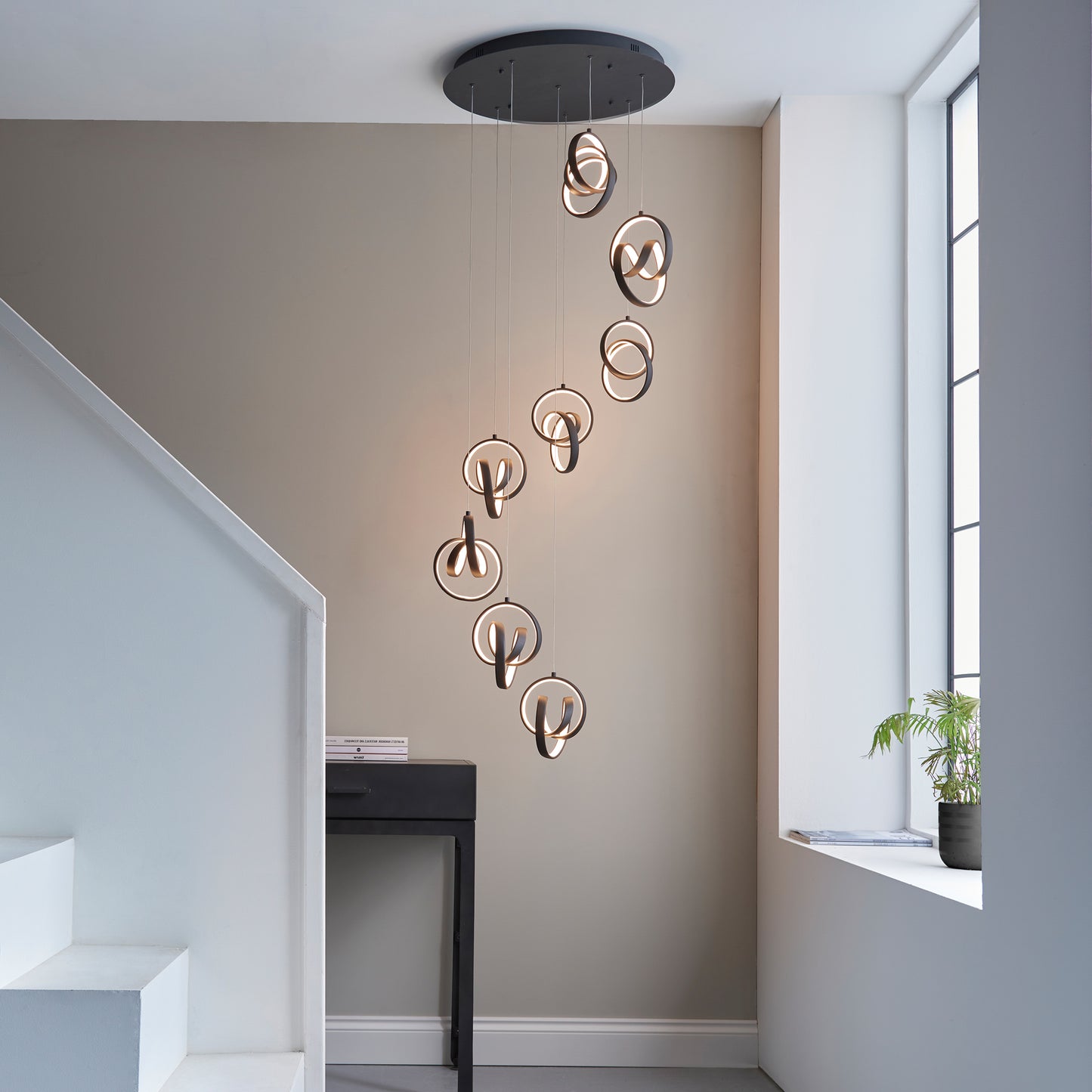 Cosma 8 Pendant Light – Black