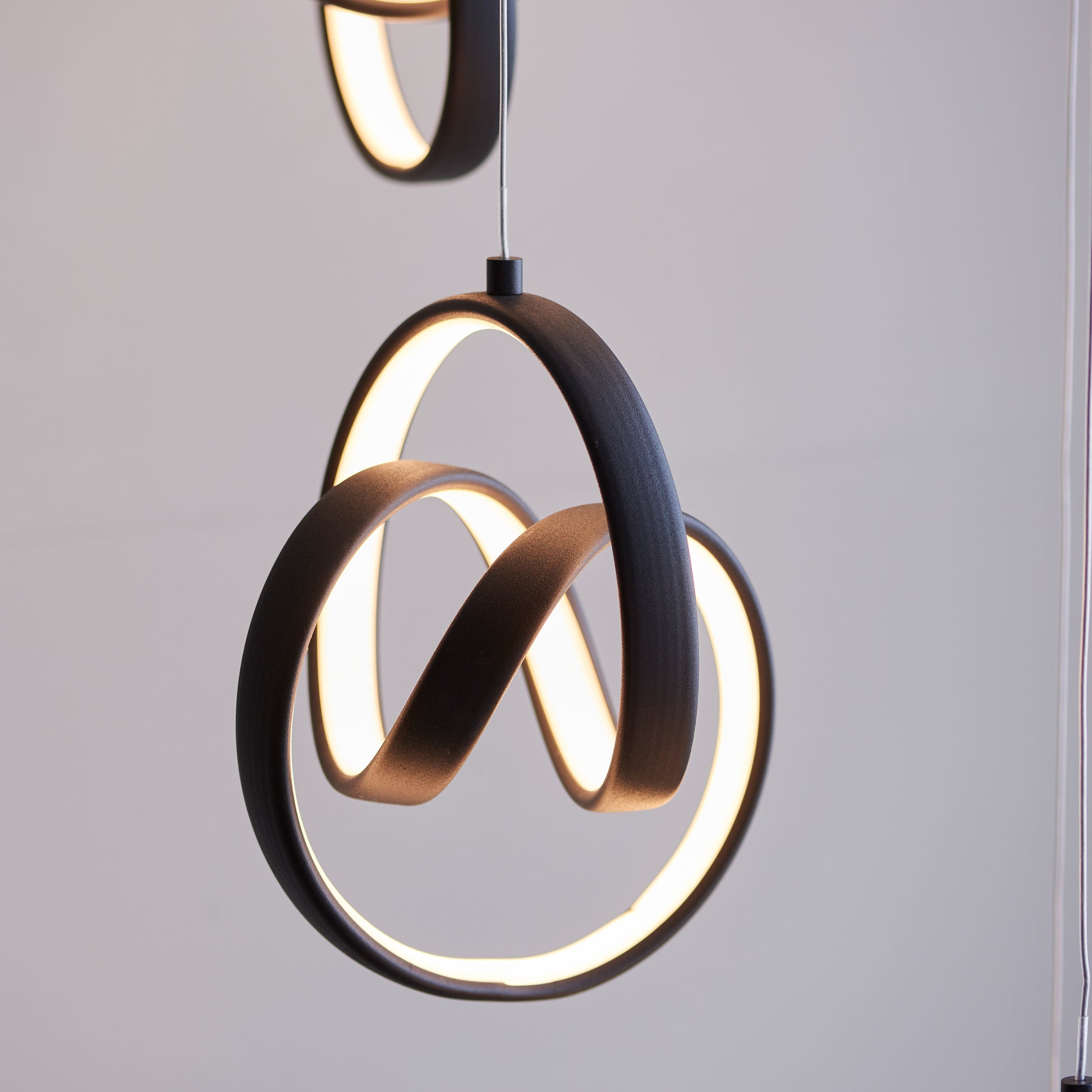 Cosma 8 Pendant Light – Black