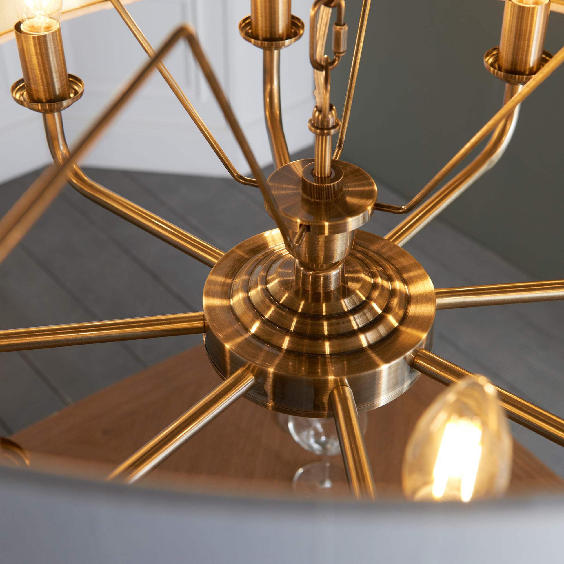 Highclere 8 Pendant Light Antique Brass – Brass